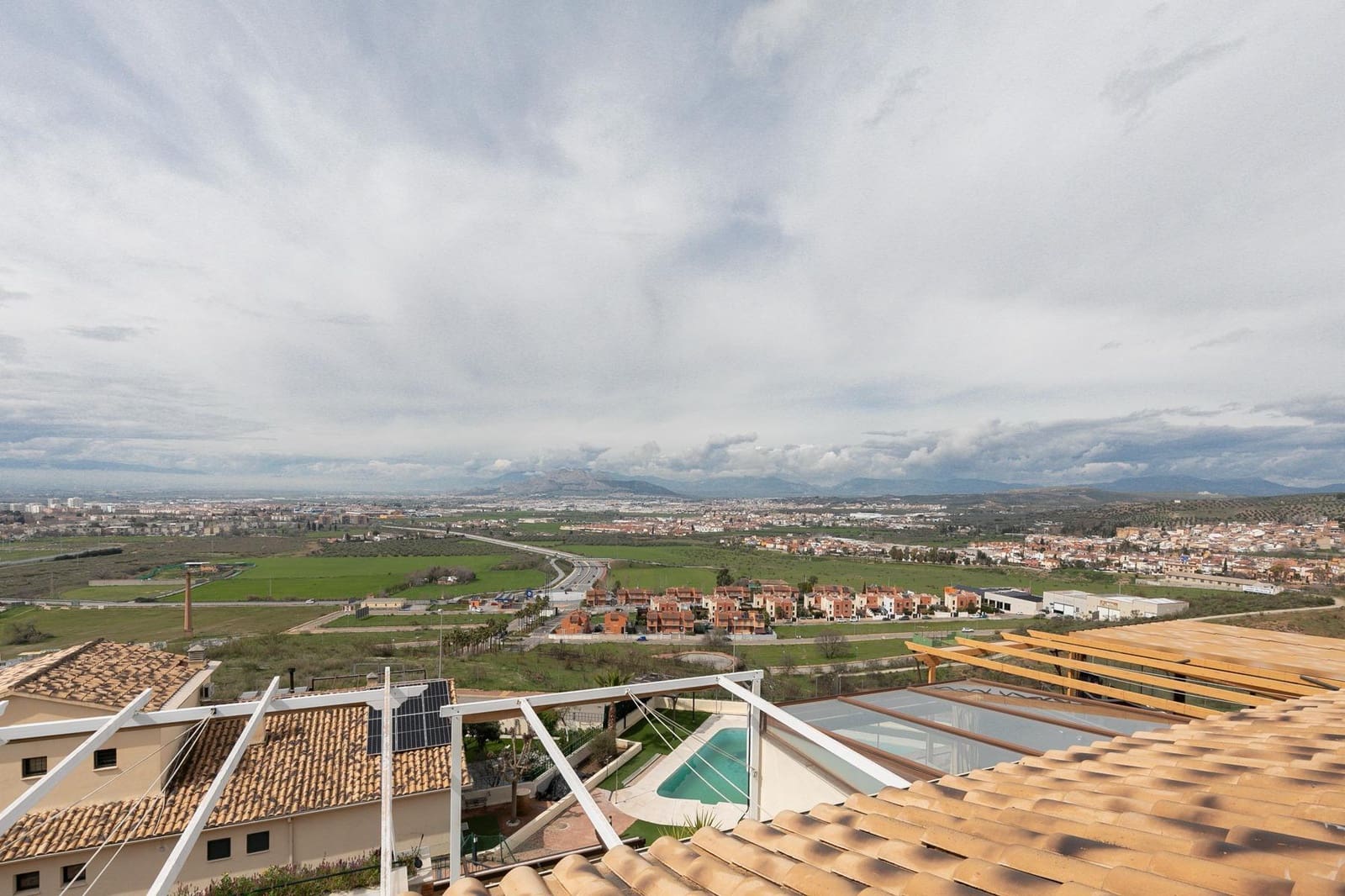 3 Zimmer Penthouse zu verkaufen in Jun mit Pool Garage - 360.000 € (Ref: 9680526)