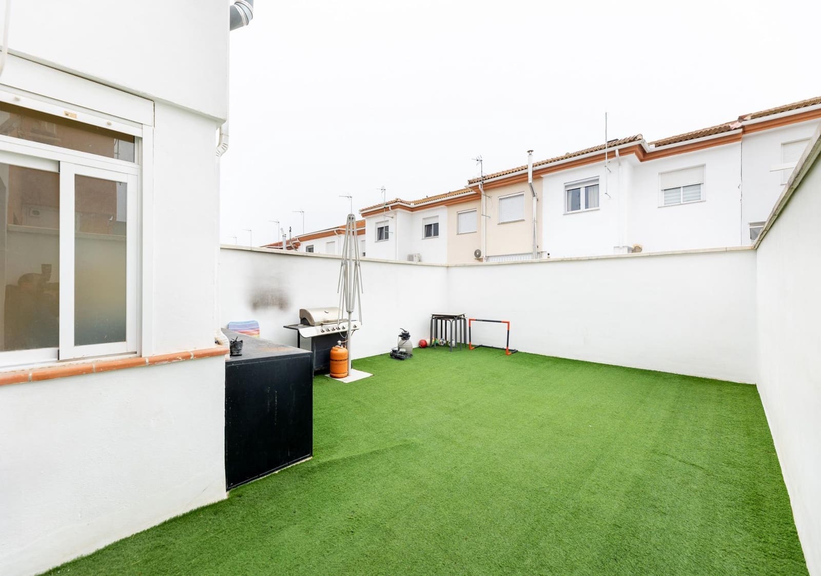 4 sypialnia Dom szeregowy na sprzedaż w Vegas del Genil z garażem - 209 900 € (Ref: 9680528)