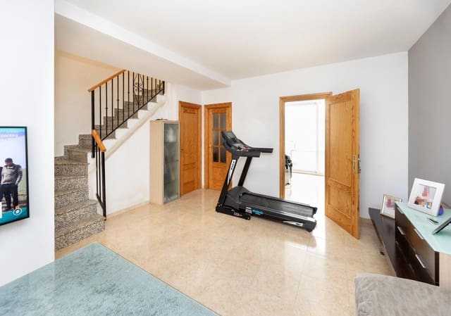 4 sypialnia Dom szeregowy na sprzedaż w Vegas del Genil z garażem - 209 900 € (Ref: 9680528)