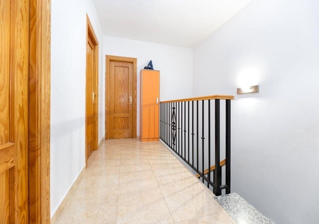 4 sypialnia Dom szeregowy na sprzedaż w Vegas del Genil z garażem - 209 900 € (Ref: 9680528)