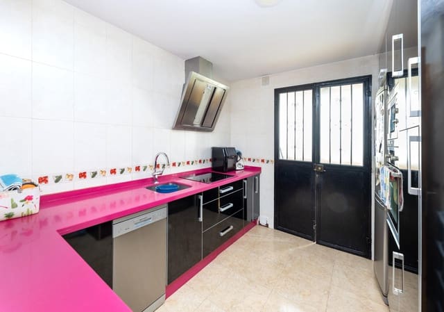 4 sypialnia Dom szeregowy na sprzedaż w Vegas del Genil z garażem - 209 900 € (Ref: 9680528)