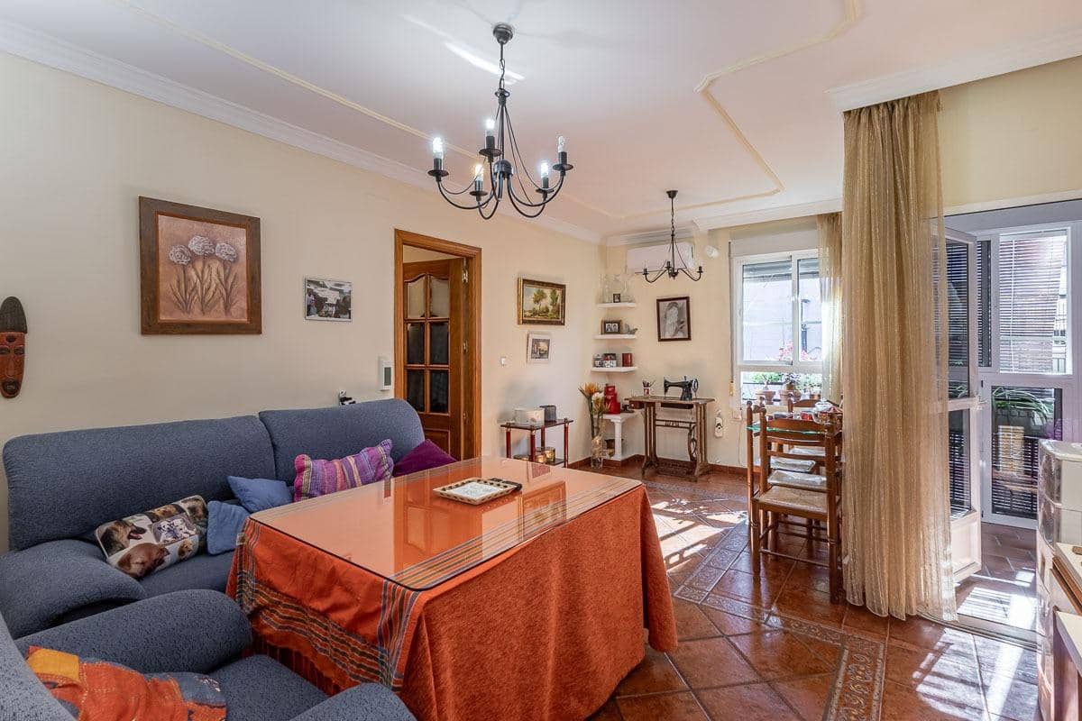 3 bedroom Flat for sale in Granada city - € 109,000 (Ref: 9691168)