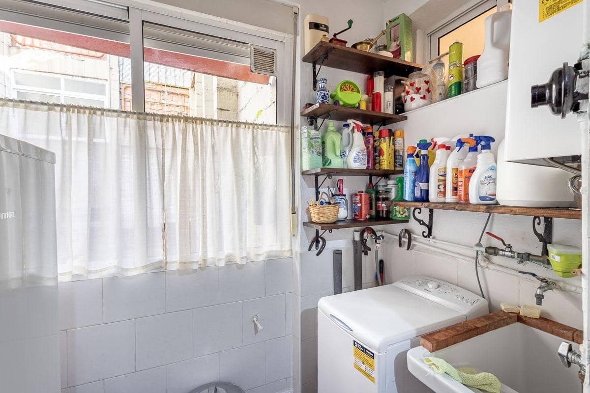 3 bedroom Flat for sale in Granada city - € 109,000 (Ref: 9691168)