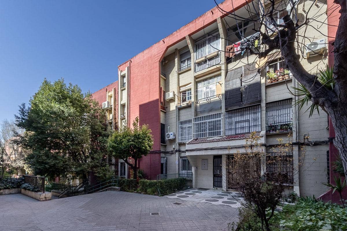 3 bedroom Flat for sale in Granada city - € 109,000 (Ref: 9691168)