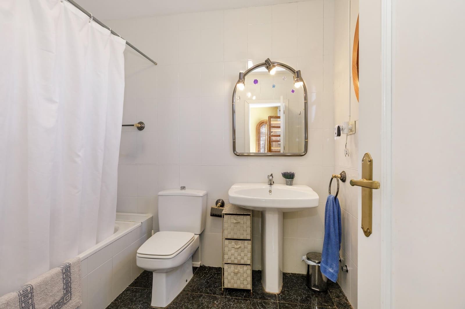 4 slaapkamer Villa te koop in Otura met zwembad garage - € 325.000 (Ref: 9691169)