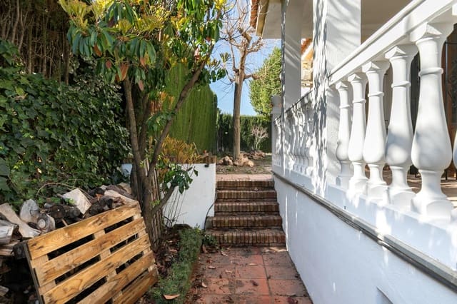 4 slaapkamer Villa te koop in Otura met zwembad garage - € 325.000 (Ref: 9691169)