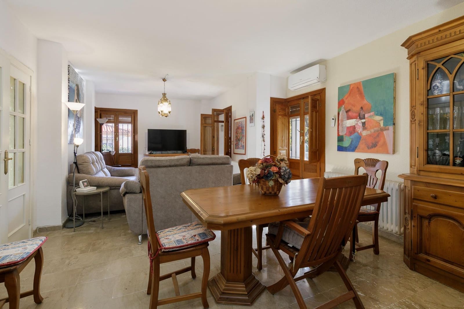 4 slaapkamer Villa te koop in Otura met zwembad garage - € 325.000 (Ref: 9691169)