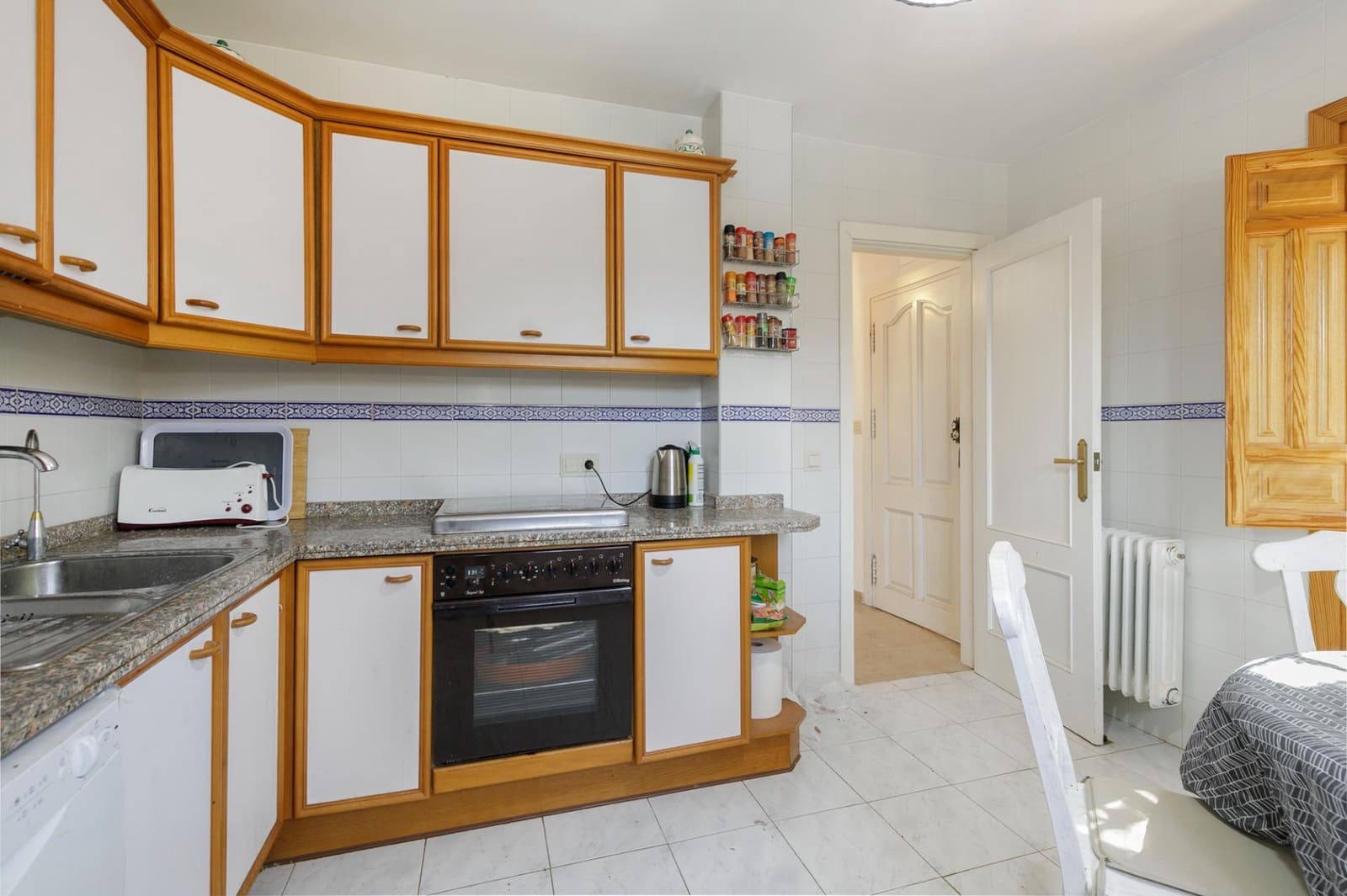 4 slaapkamer Villa te koop in Otura met zwembad garage - € 325.000 (Ref: 9691169)