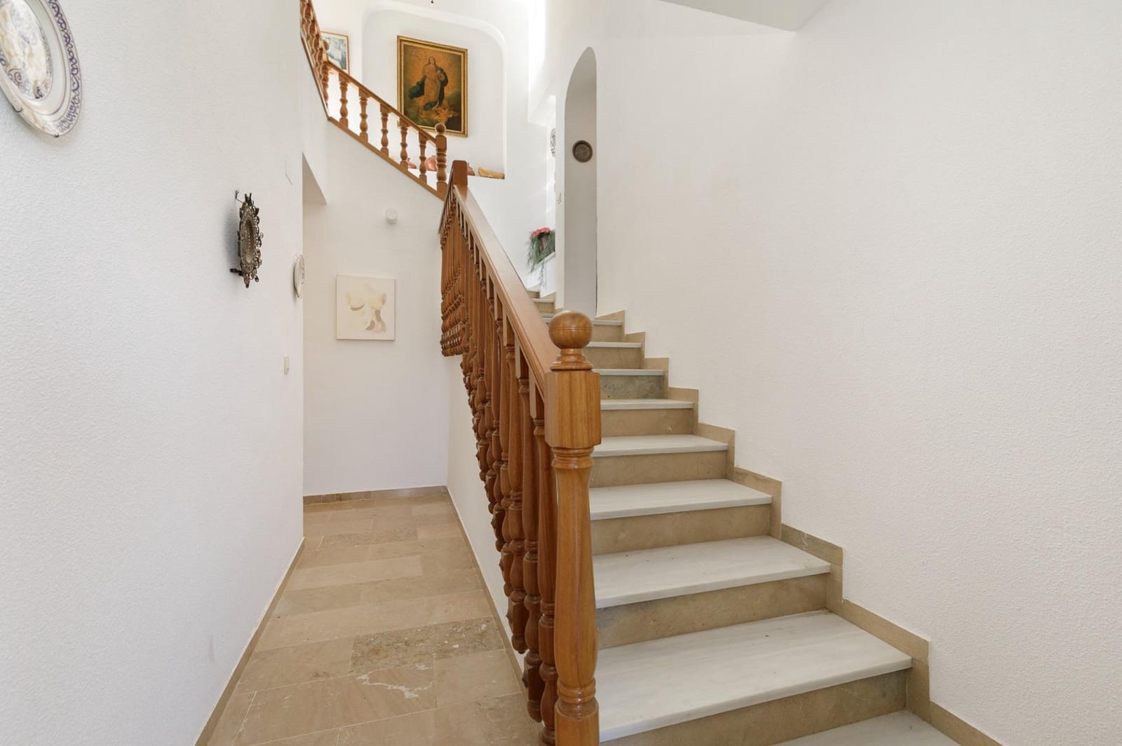 4 slaapkamer Villa te koop in Otura met zwembad garage - € 325.000 (Ref: 9691169)