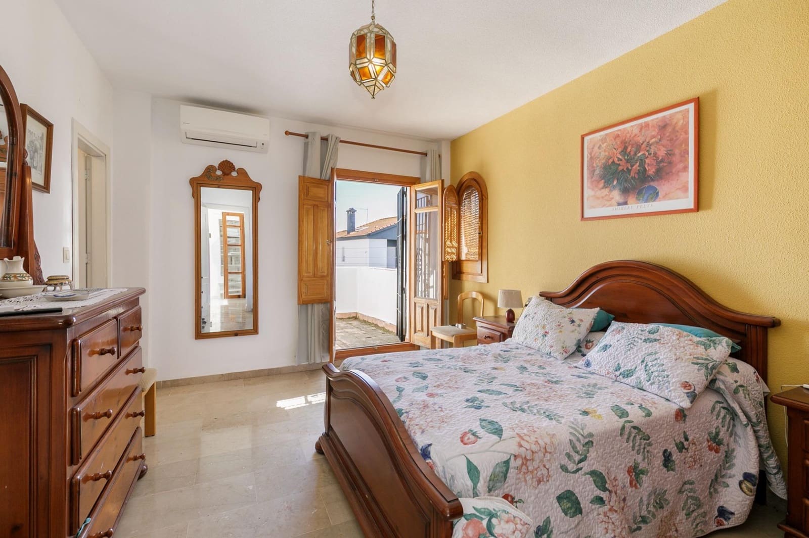 4 slaapkamer Villa te koop in Otura met zwembad garage - € 325.000 (Ref: 9691169)