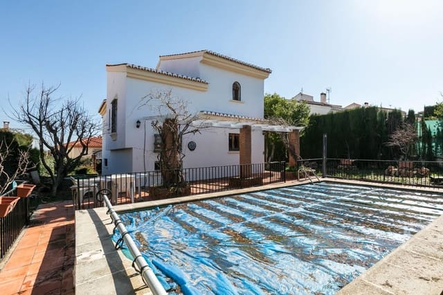 4 slaapkamer Villa te koop in Otura met zwembad garage - € 325.000 (Ref: 9691169)