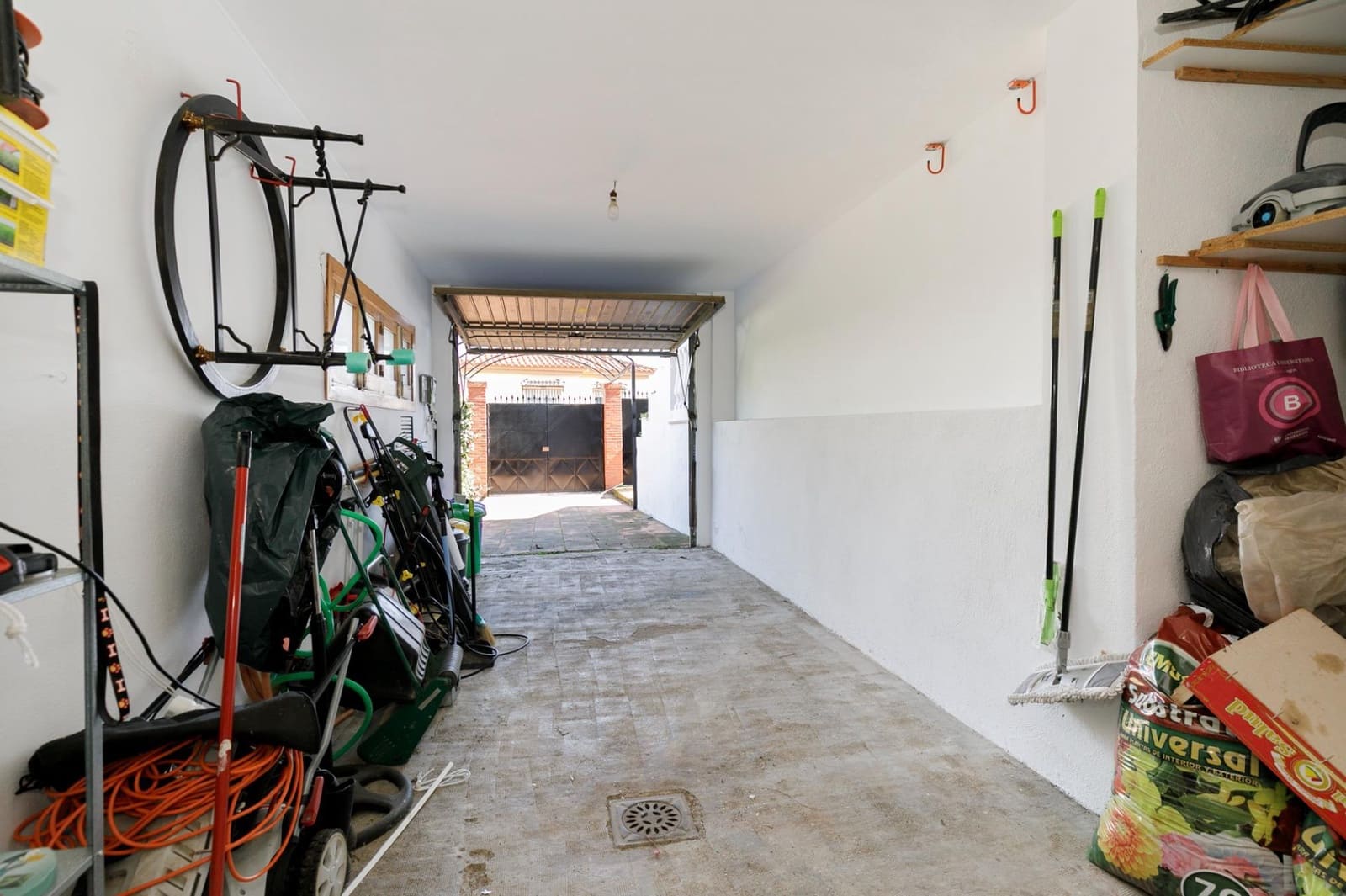 4 slaapkamer Villa te koop in Otura met zwembad garage - € 325.000 (Ref: 9691169)