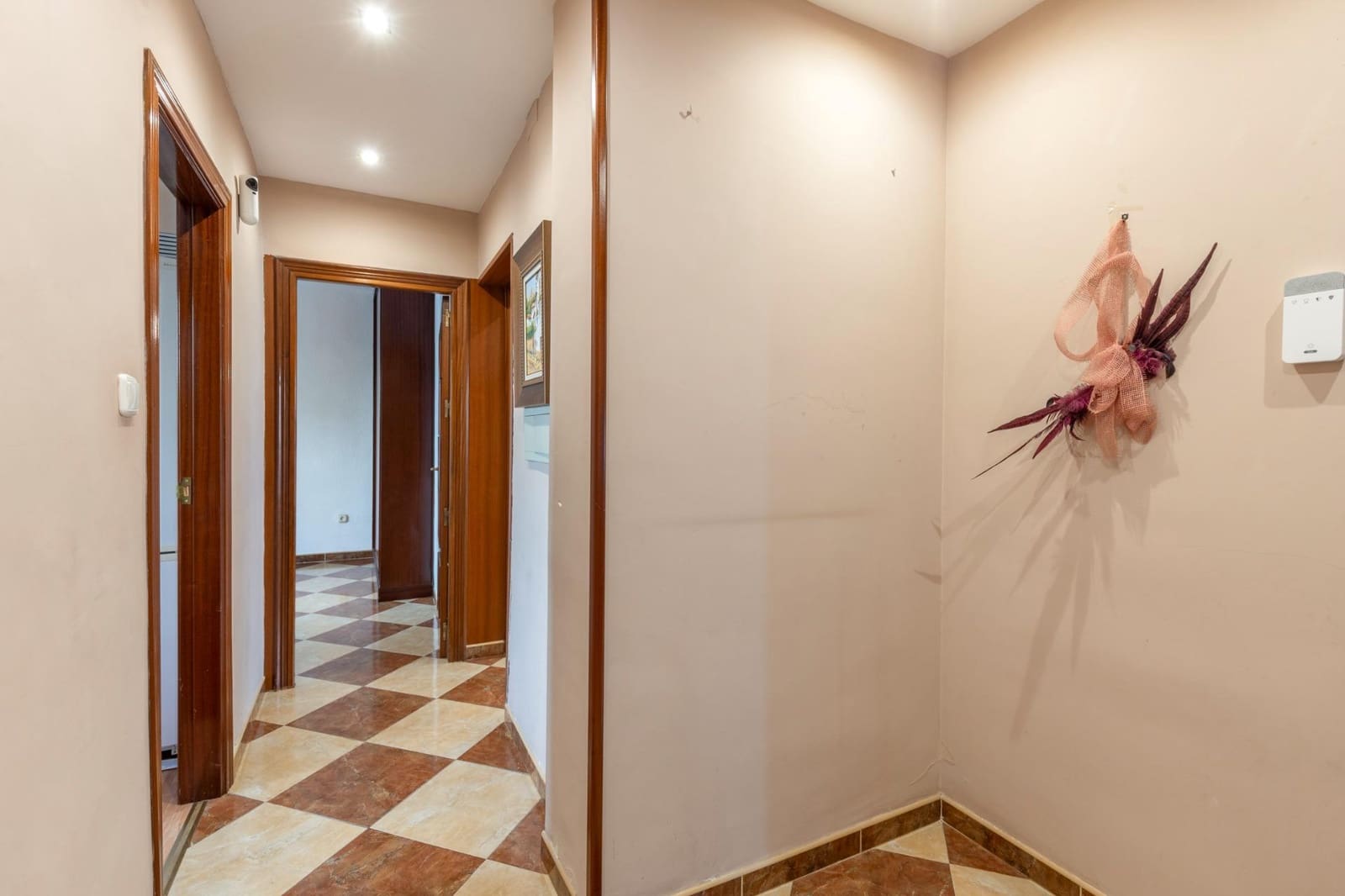 Chalet de 5 habitaciones en Granada ciudad en venta - 479.000 € (Ref: 9691171)