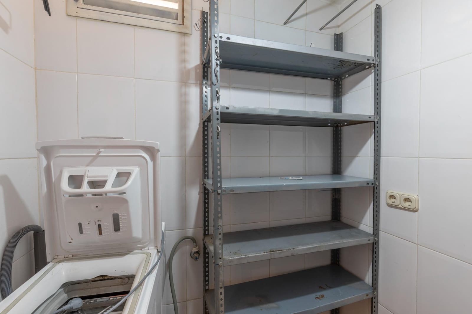 Chalet de 5 habitaciones en Granada ciudad en venta - 479.000 € (Ref: 9691171)