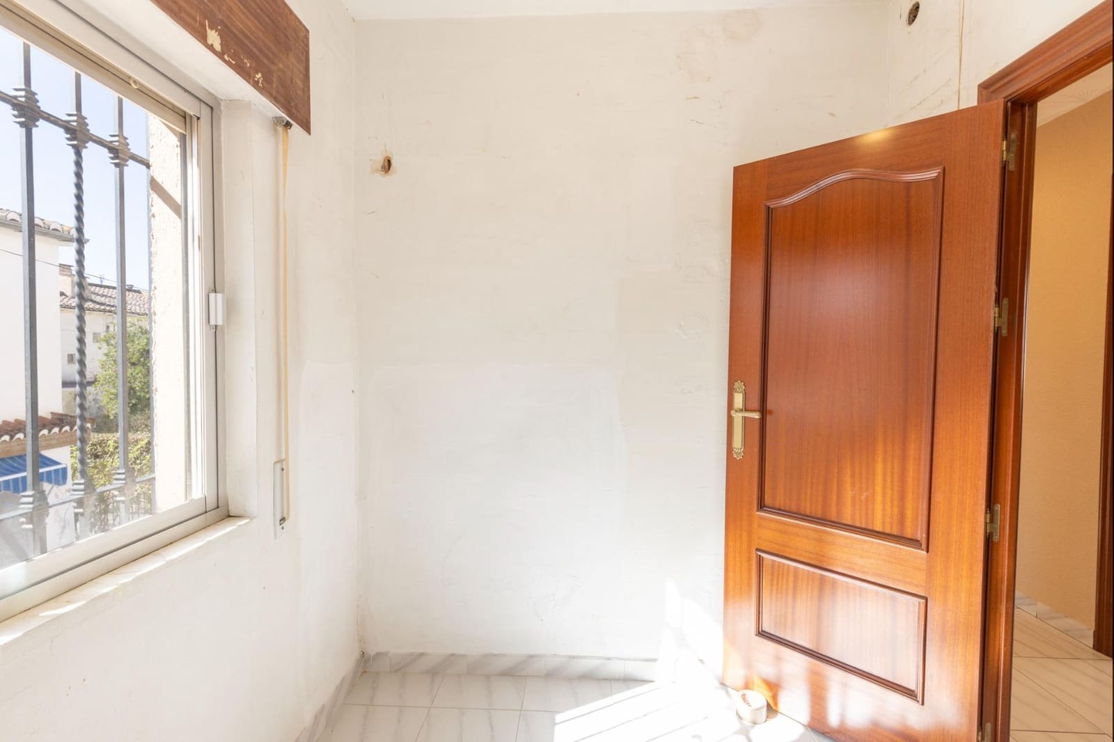 Chalet de 5 habitaciones en Granada ciudad en venta - 479.000 € (Ref: 9691171)