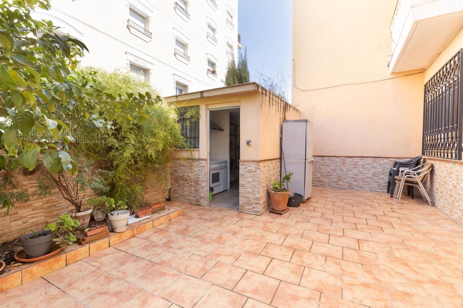 Chalet de 5 habitaciones en Granada ciudad en venta - 479.000 € (Ref: 9691171)