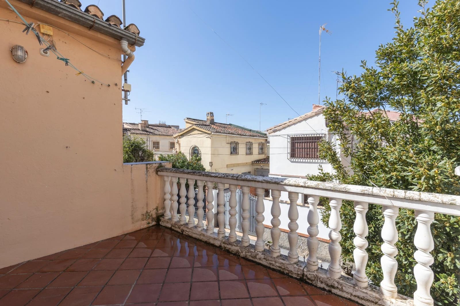 Chalet de 5 habitaciones en Granada ciudad en venta - 479.000 € (Ref: 9691171)