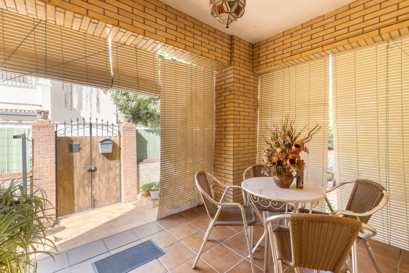 Chalet de 5 habitaciones en Granada ciudad en venta - 479.000 € (Ref: 9691171)