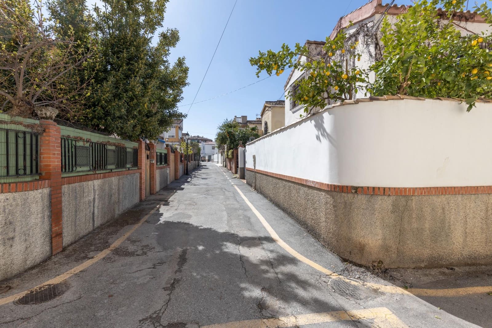 Chalet de 5 habitaciones en Granada ciudad en venta - 479.000 € (Ref: 9691171)