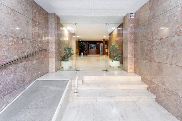 6 soveværelse Lejlighed til salg i Granada by - € 695.000 (Ref: 9696326)