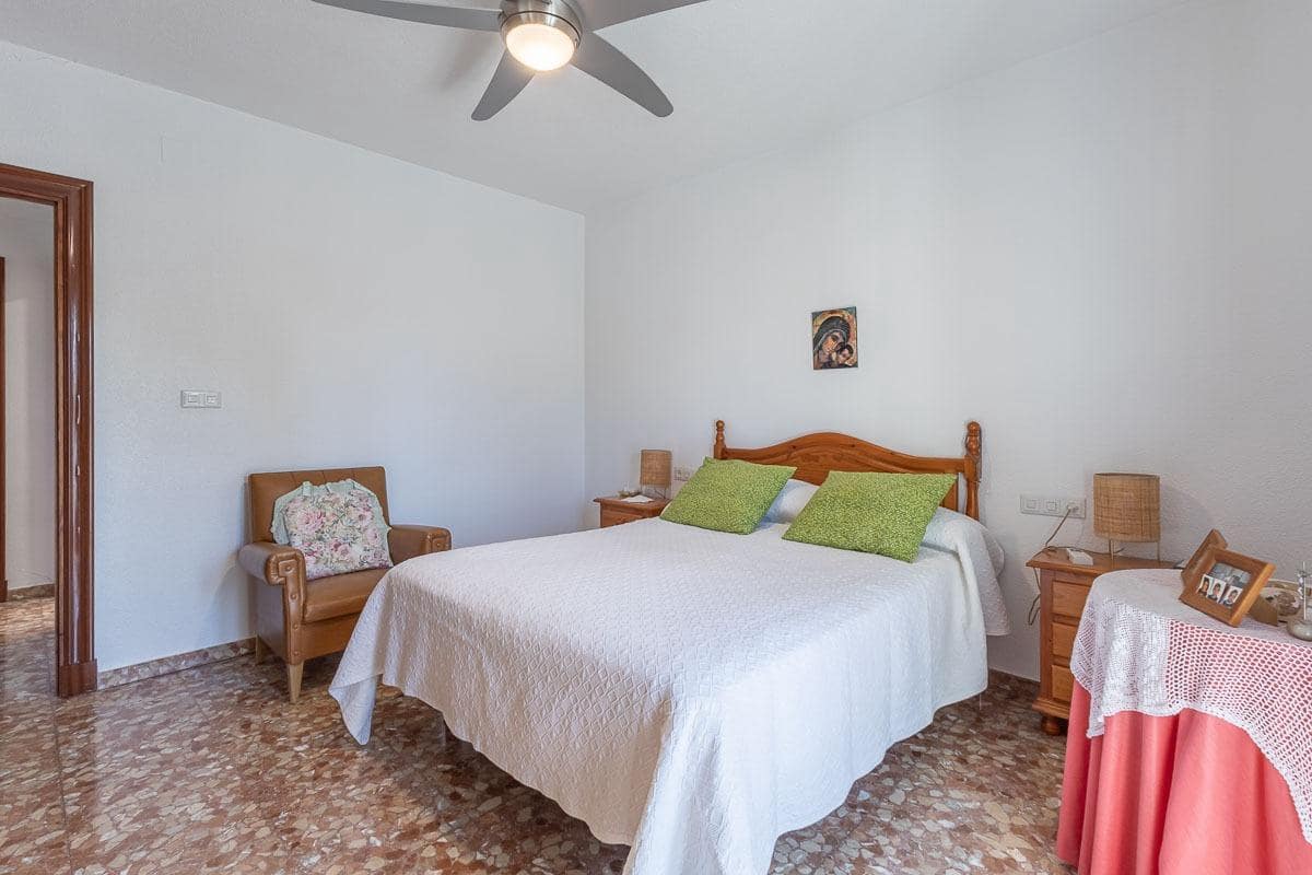 5 soveværelse Villa til salg i Atarfe med swimmingpool garage - € 390.000 (Ref: 9696327)