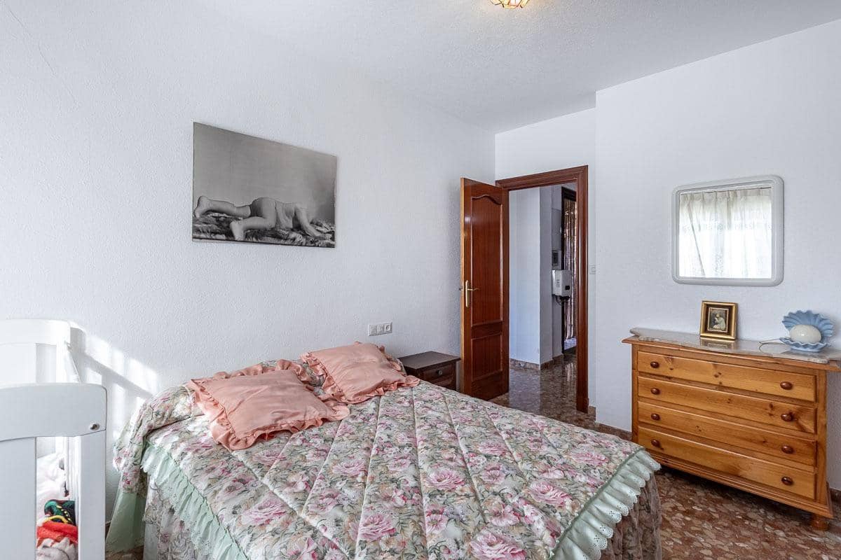 5 soveværelse Villa til salg i Atarfe med swimmingpool garage - € 390.000 (Ref: 9696327)