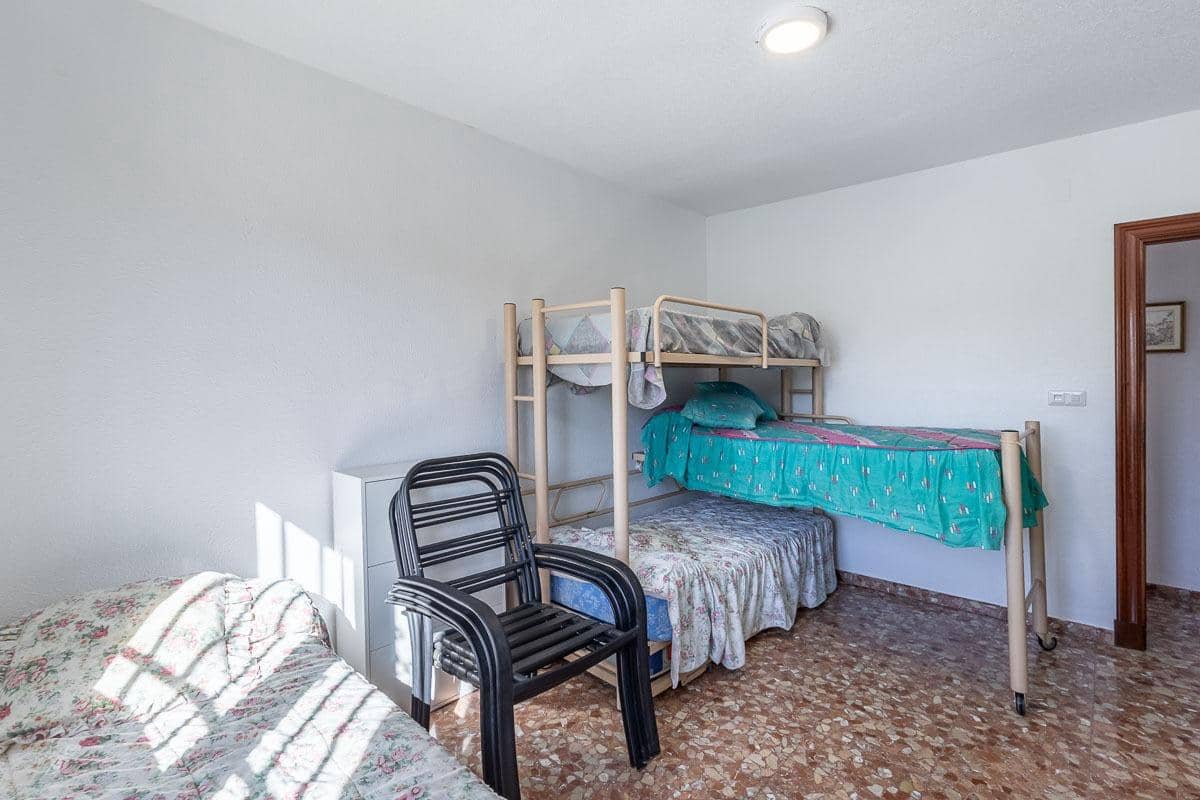 5 soveværelse Villa til salg i Atarfe med swimmingpool garage - € 390.000 (Ref: 9696327)