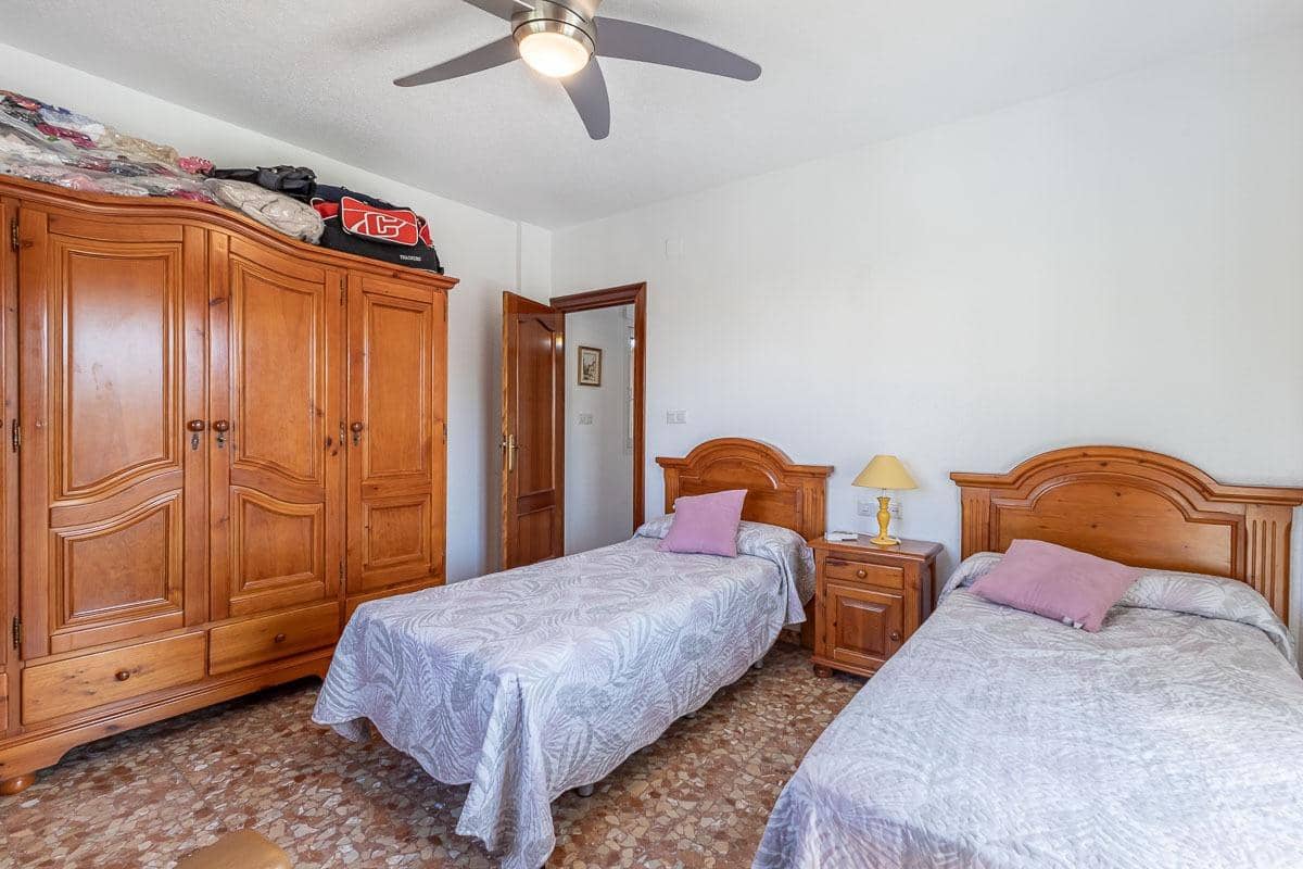 5 soveværelse Villa til salg i Atarfe med swimmingpool garage - € 390.000 (Ref: 9696327)