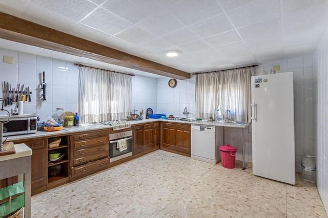 5 soveværelse Villa til salg i Atarfe med swimmingpool garage - € 390.000 (Ref: 9696327)