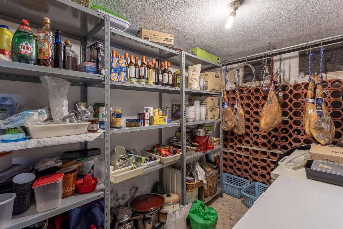 5 soveværelse Villa til salg i Atarfe med swimmingpool garage - € 390.000 (Ref: 9696327)