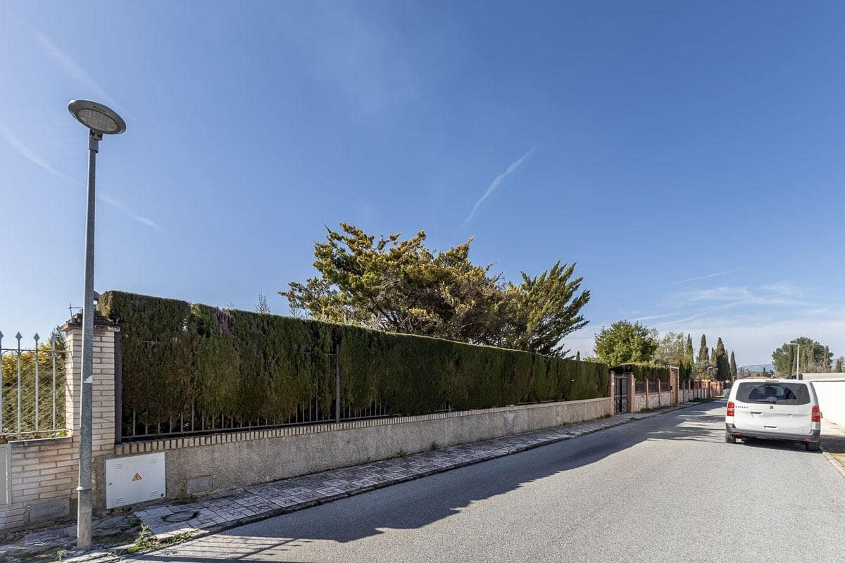 5 soveværelse Villa til salg i Atarfe med swimmingpool garage - € 390.000 (Ref: 9696327)