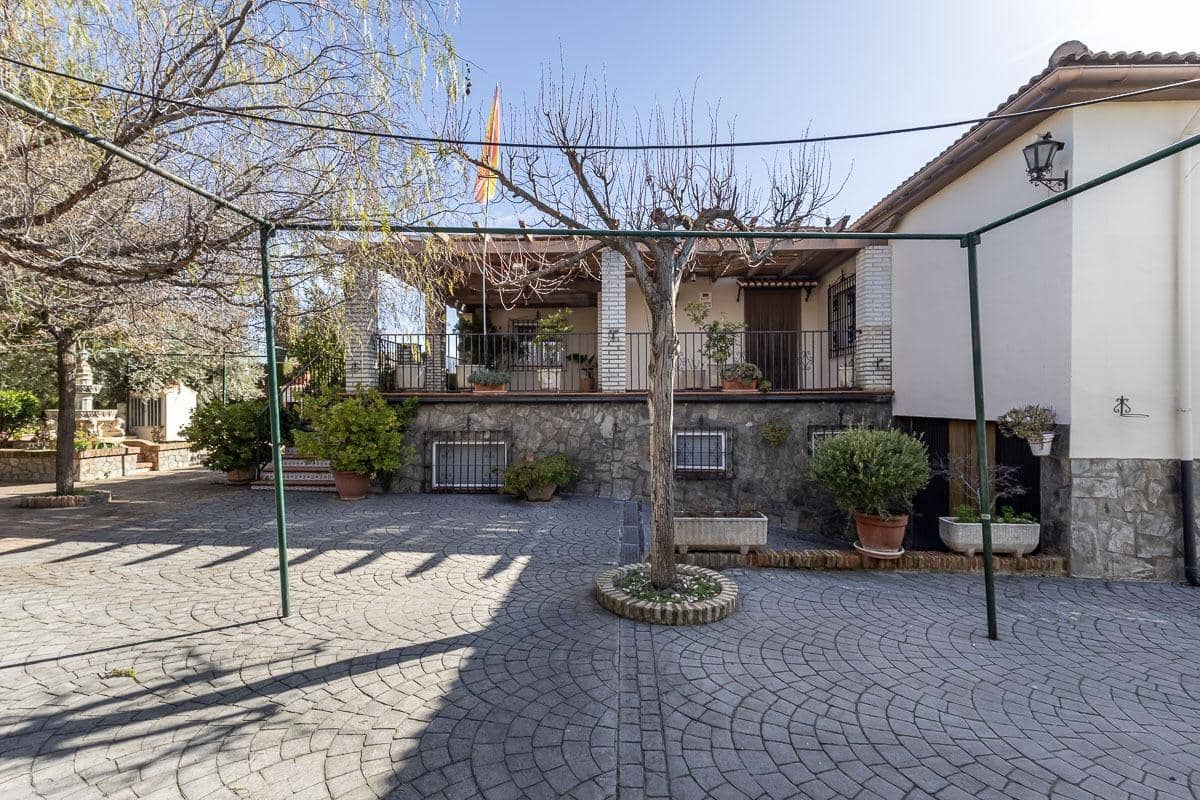 5 soveværelse Villa til salg i Atarfe med swimmingpool garage - € 390.000 (Ref: 9696327)