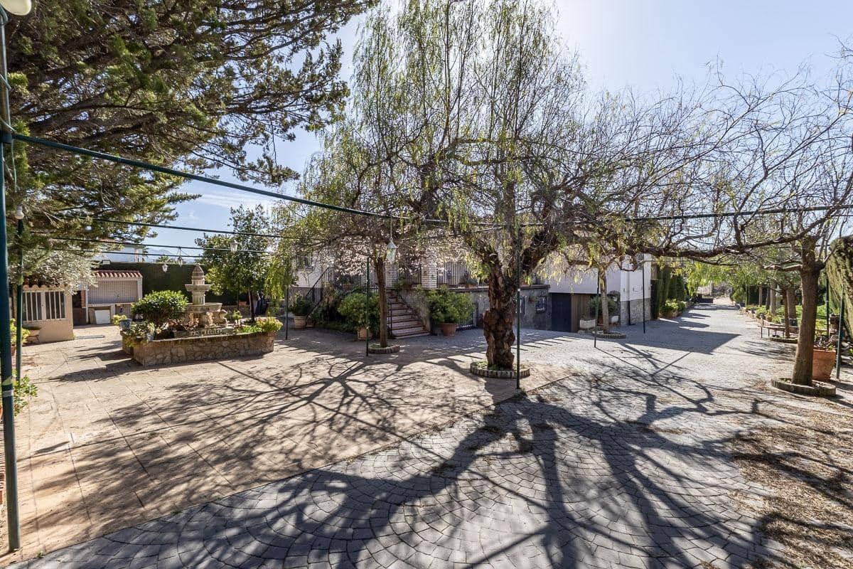 5 soveværelse Villa til salg i Atarfe med swimmingpool garage - € 390.000 (Ref: 9696327)