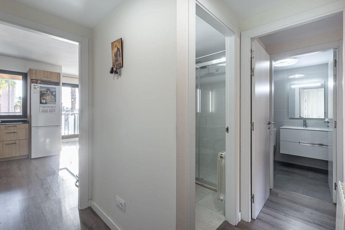 2 soverom Leilighet til salgs i Granada by med svømmebasseng garasje - € 299 000 (Ref: 9696330)