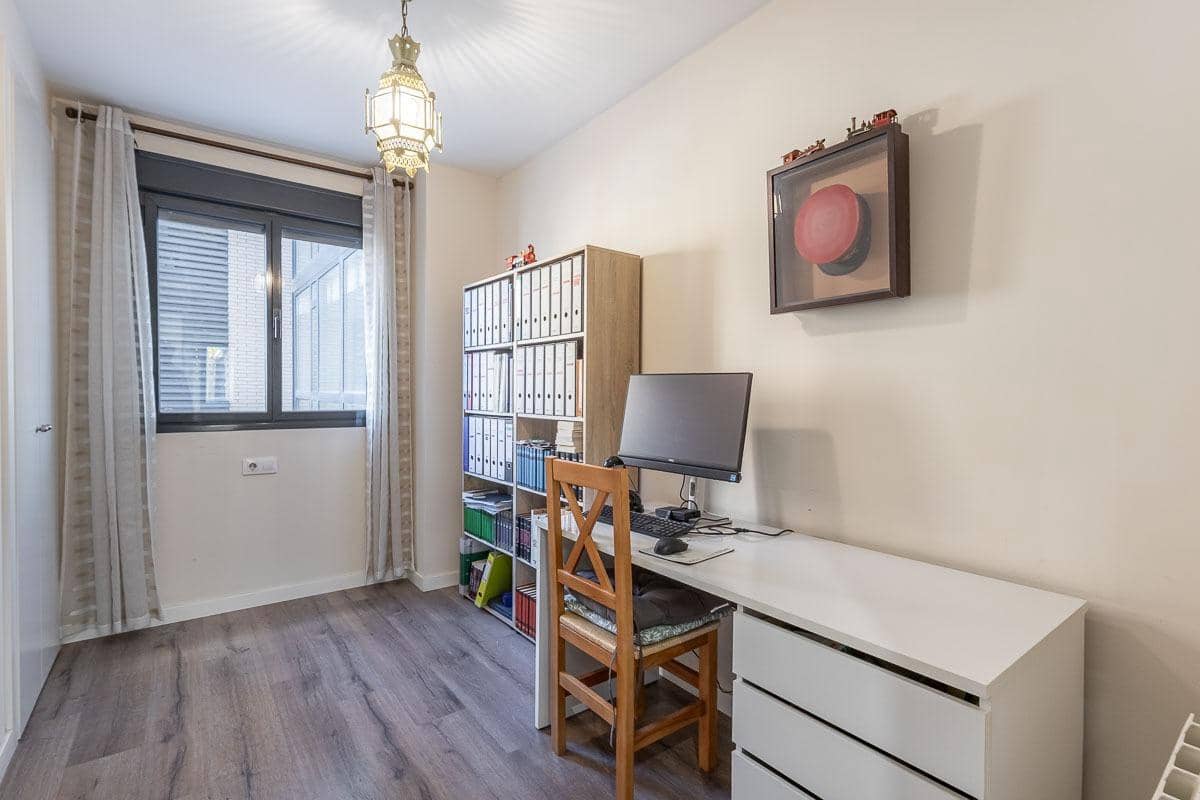 2 soverom Leilighet til salgs i Granada by med svømmebasseng garasje - € 299 000 (Ref: 9696330)