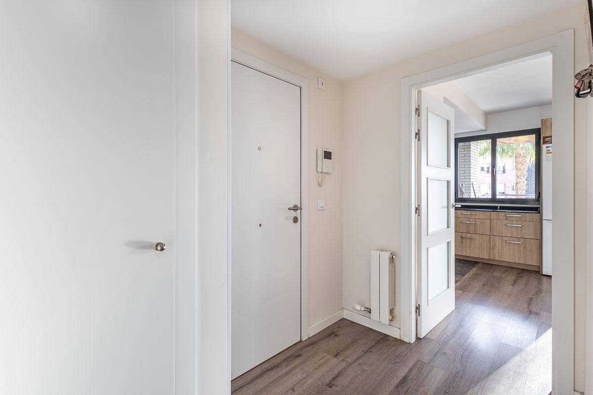 2 soverom Leilighet til salgs i Granada by med svømmebasseng garasje - € 299 000 (Ref: 9696330)