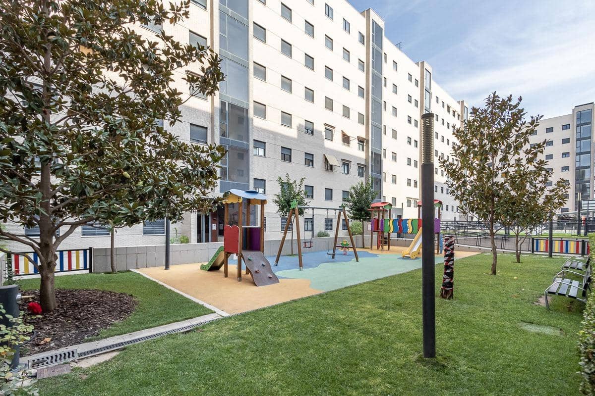 2 soverom Leilighet til salgs i Granada by med svømmebasseng garasje - € 299 000 (Ref: 9696330)