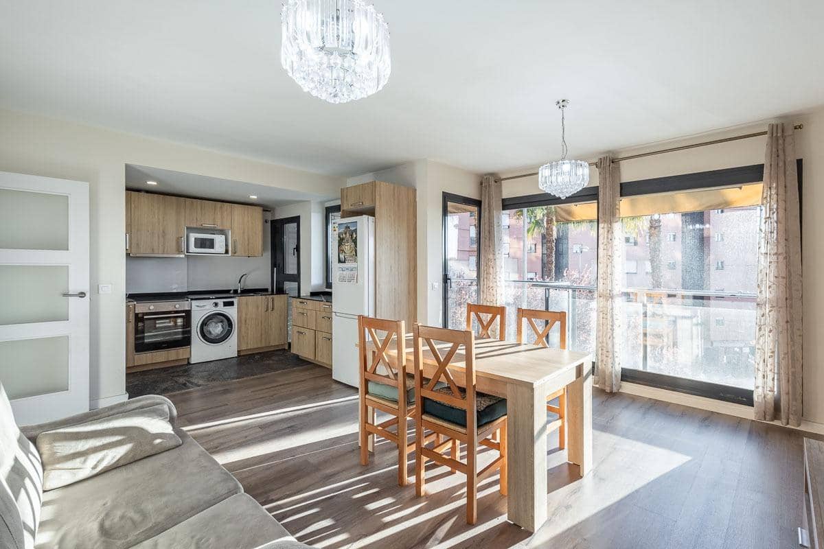 2 soverom Leilighet til salgs i Granada by med svømmebasseng garasje - € 299 000 (Ref: 9696330)