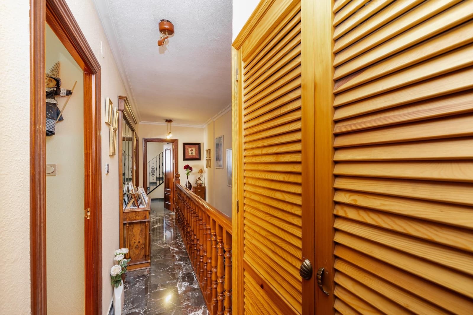 4 bedroom Semi-detached Villa for sale in Peligros with pool garage - € 420,000 (Ref: 9696331)