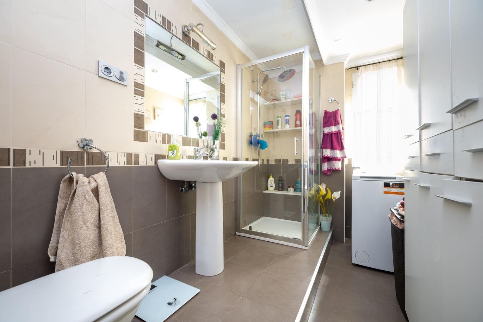 4 bedroom Semi-detached Villa for sale in Peligros with pool garage - € 420,000 (Ref: 9696331)