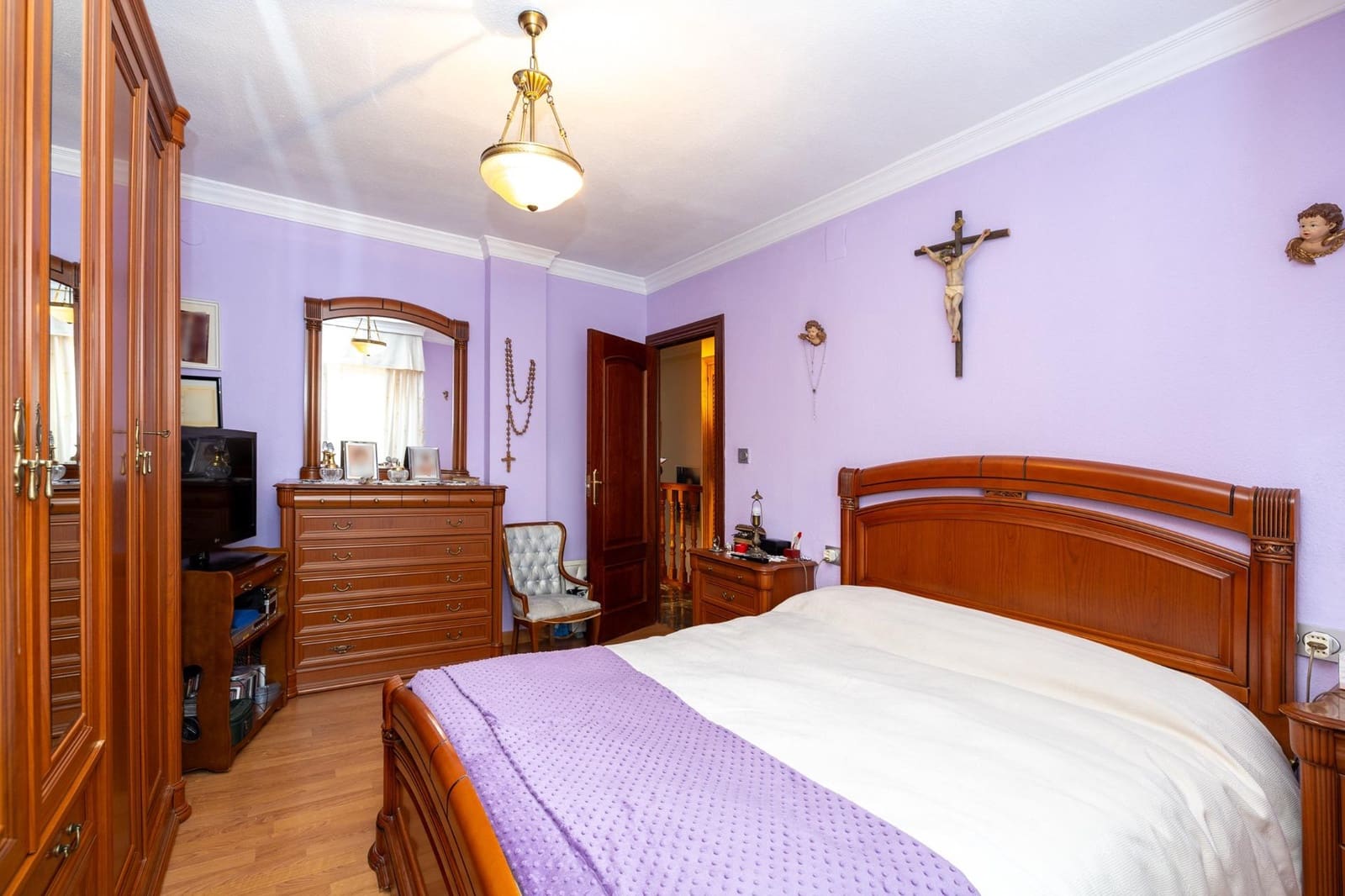 4 bedroom Semi-detached Villa for sale in Peligros with pool garage - € 420,000 (Ref: 9696331)