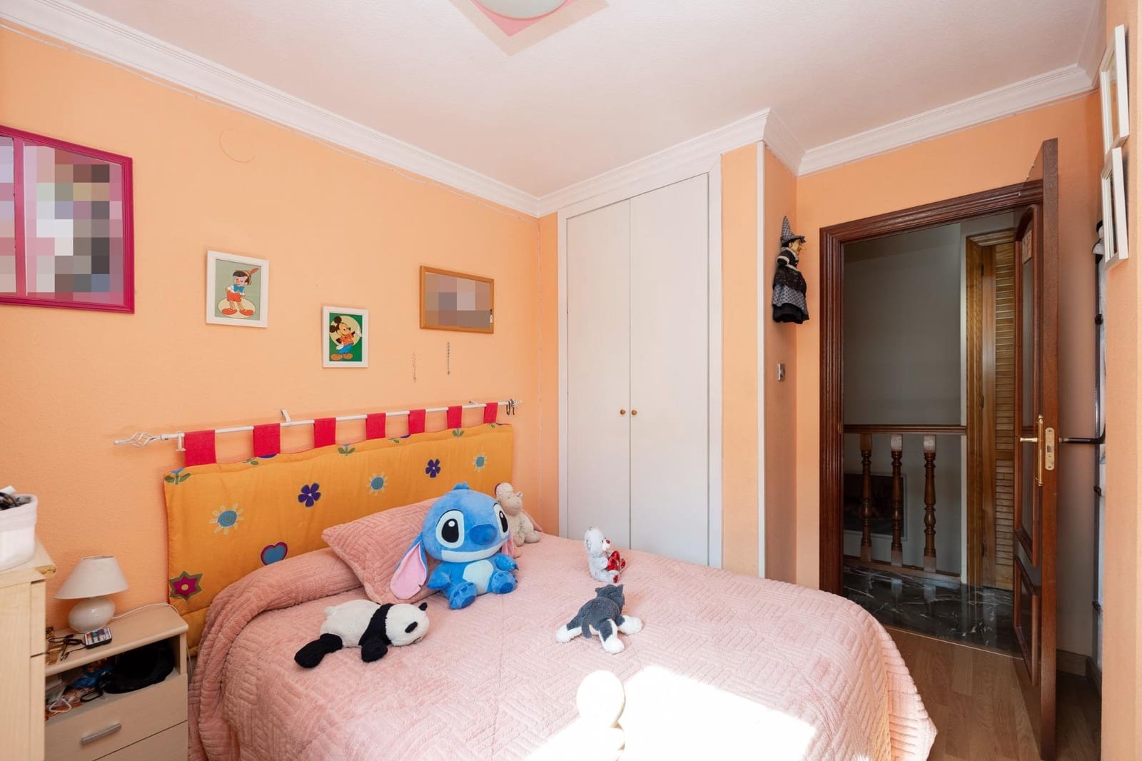 4 bedroom Semi-detached Villa for sale in Peligros with pool garage - € 420,000 (Ref: 9696331)