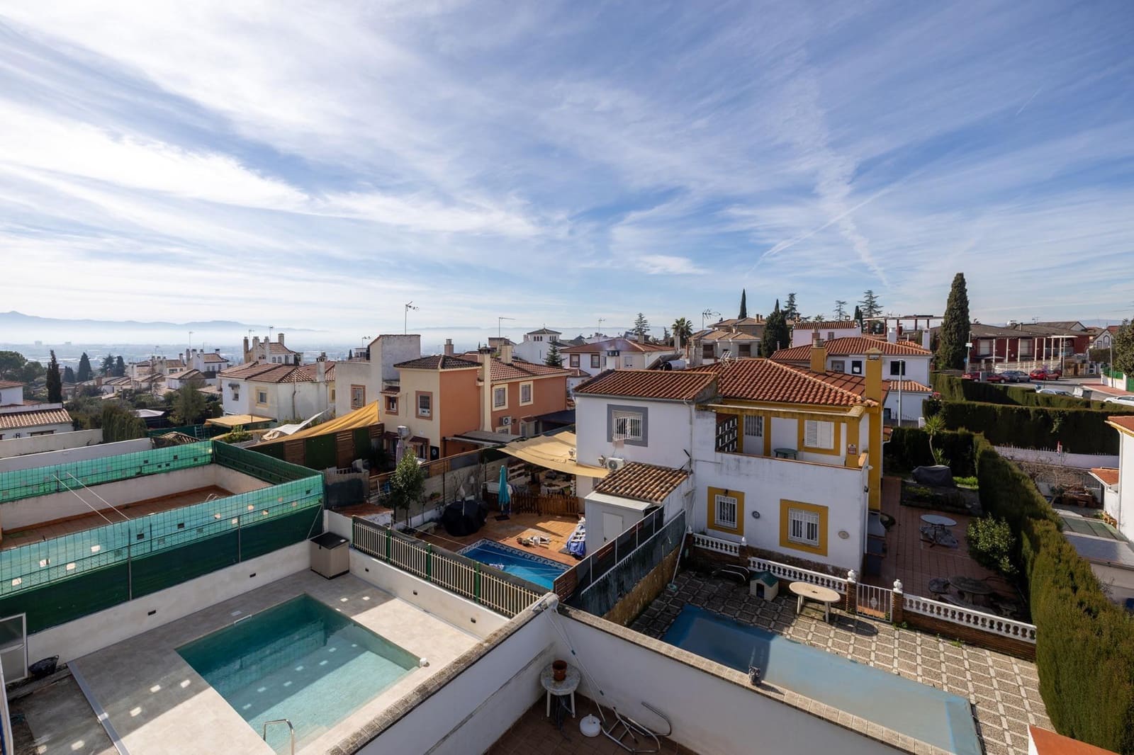 4 bedroom Semi-detached Villa for sale in Peligros with pool garage - € 420,000 (Ref: 9696331)