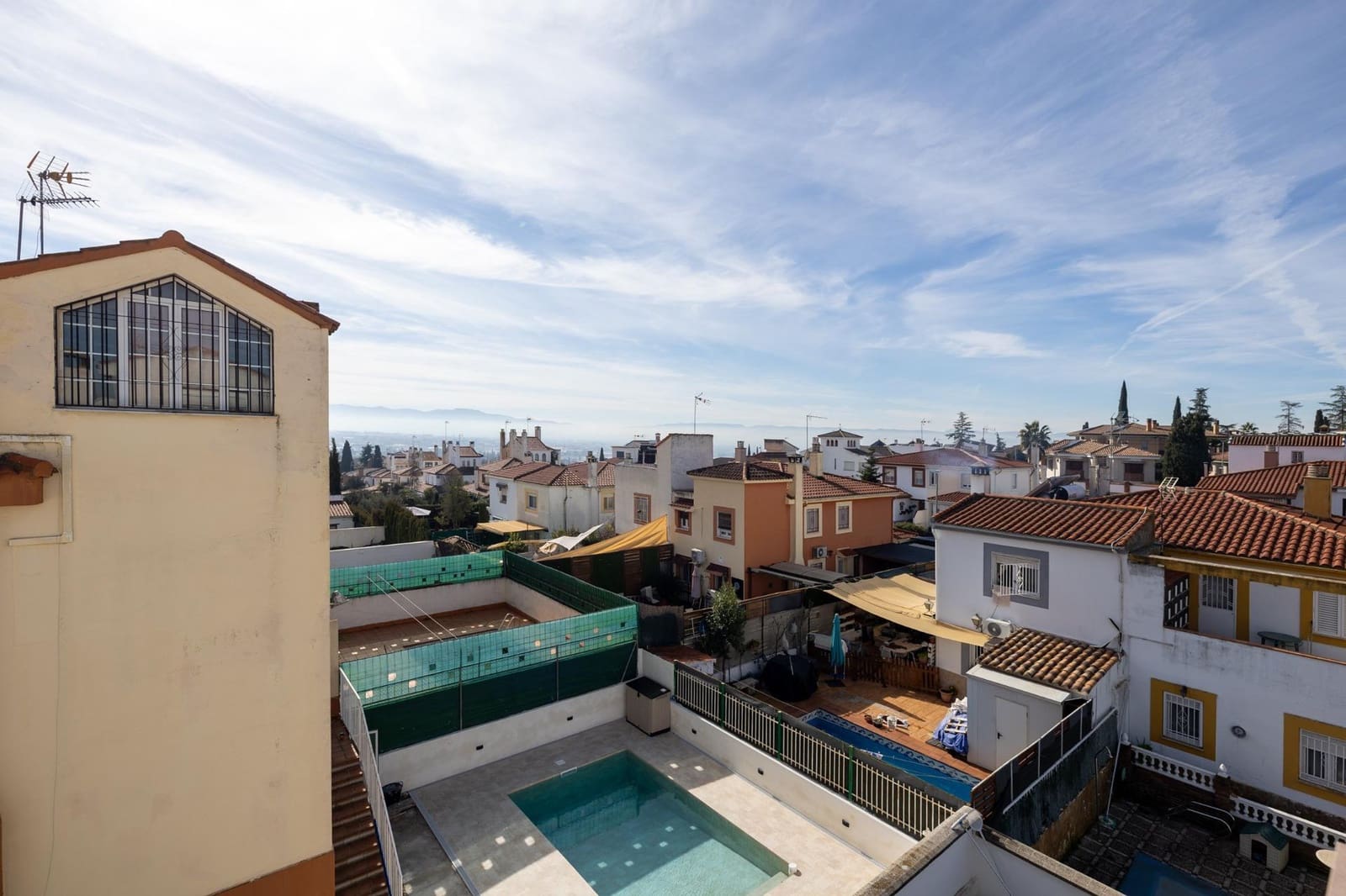 4 bedroom Semi-detached Villa for sale in Peligros with pool garage - € 420,000 (Ref: 9696331)