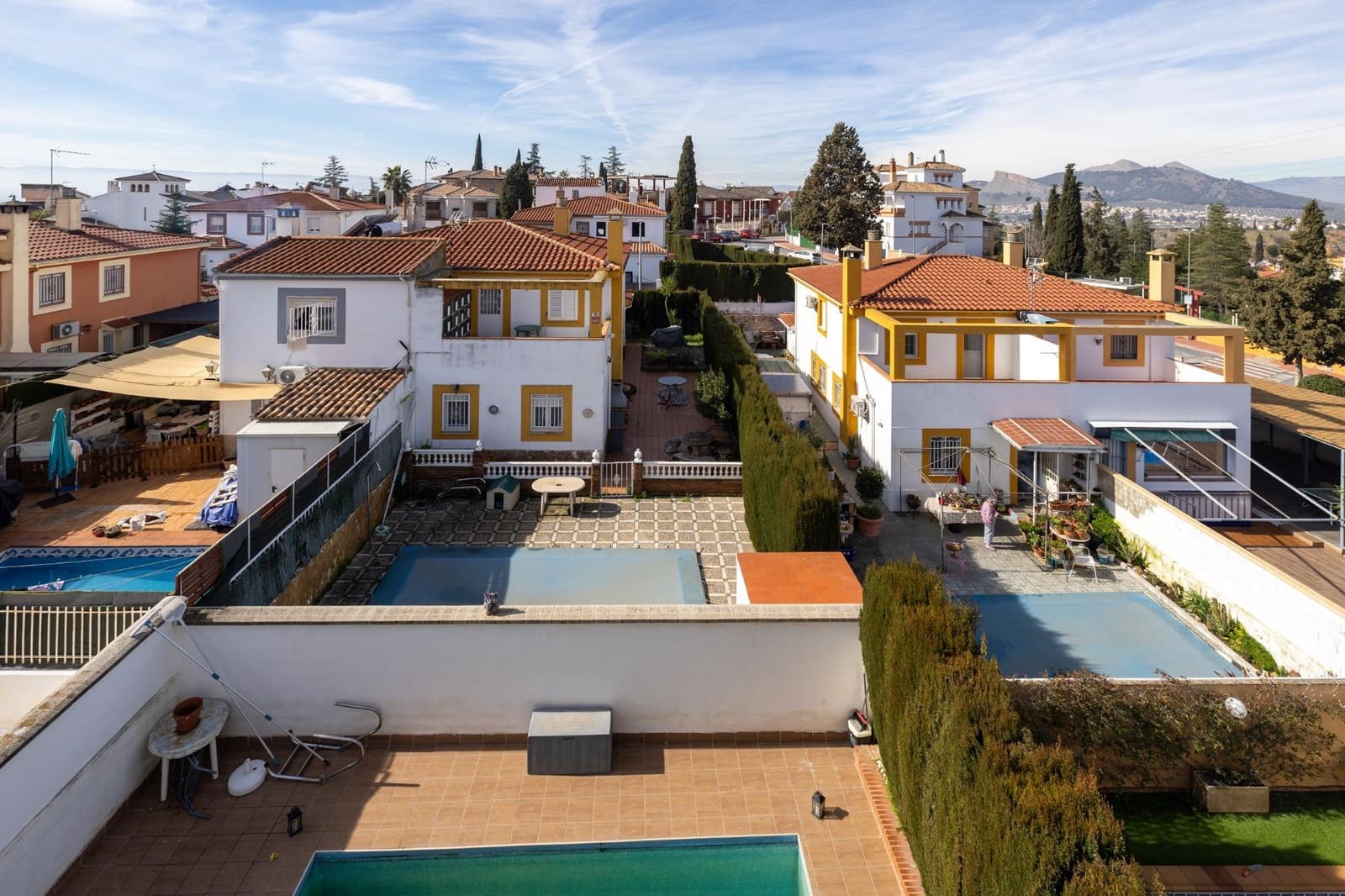 4 bedroom Semi-detached Villa for sale in Peligros with pool garage - € 420,000 (Ref: 9696331)