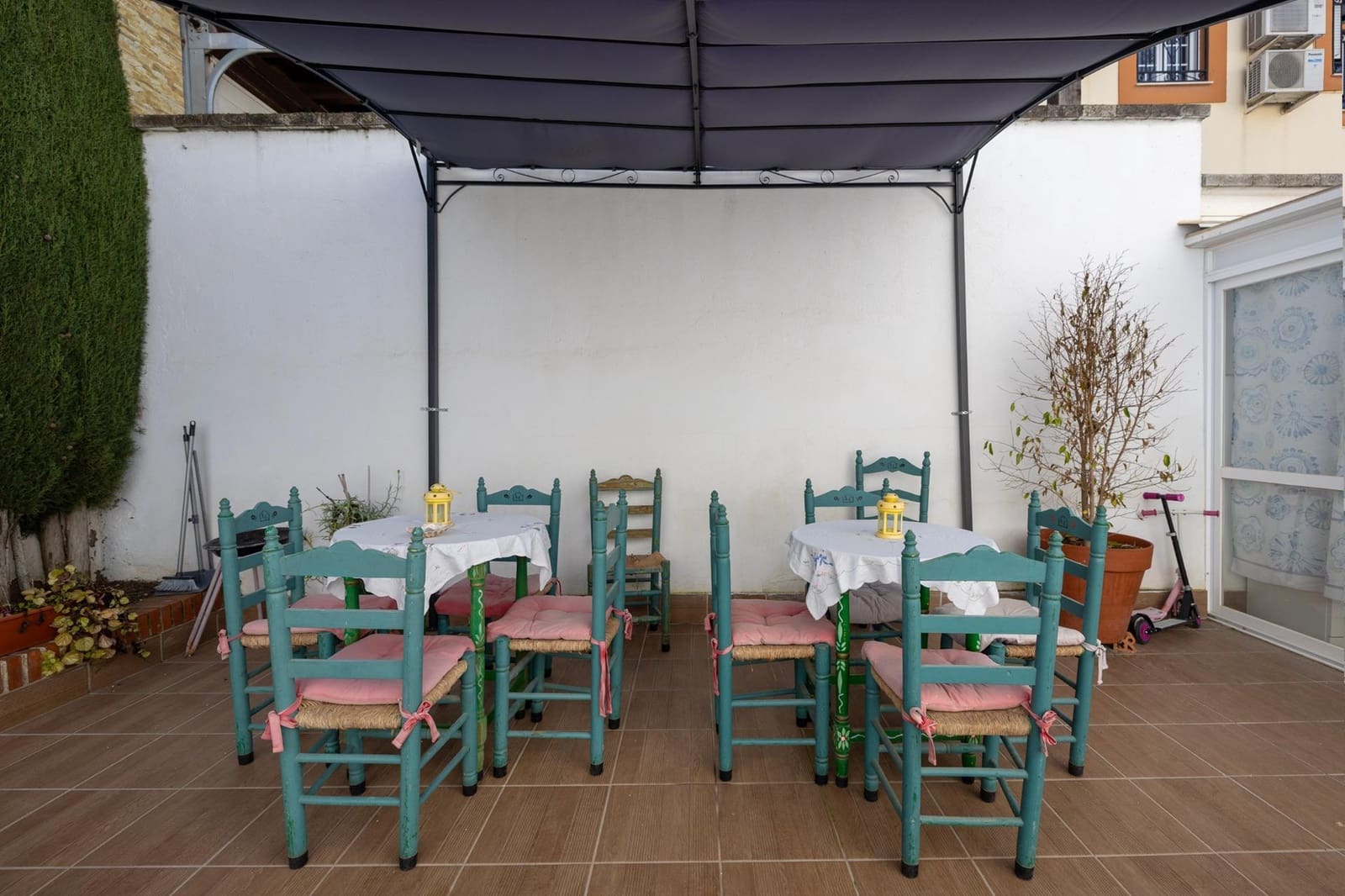 4 bedroom Semi-detached Villa for sale in Peligros with pool garage - € 420,000 (Ref: 9696331)