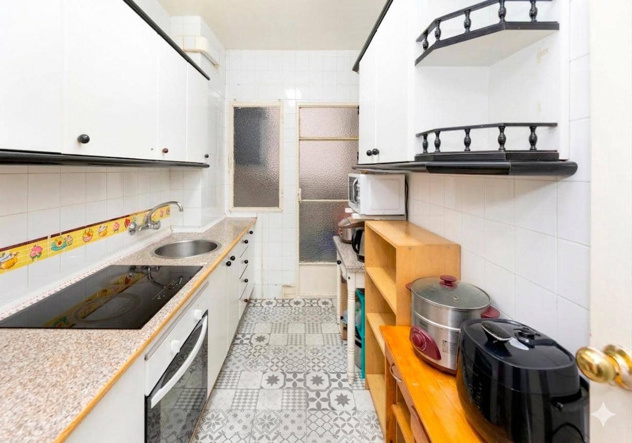 2 soveværelse Lejlighed til salg i Granada by - € 208.000 (Ref: 9699106)