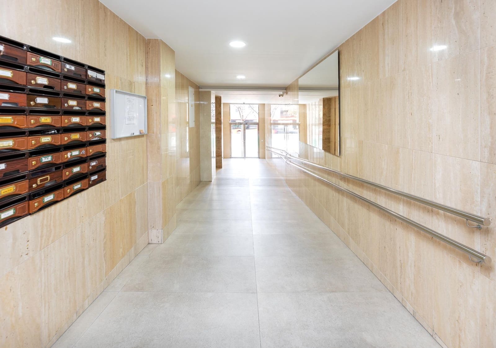 2 soveværelse Lejlighed til salg i Granada by - € 208.000 (Ref: 9699106)