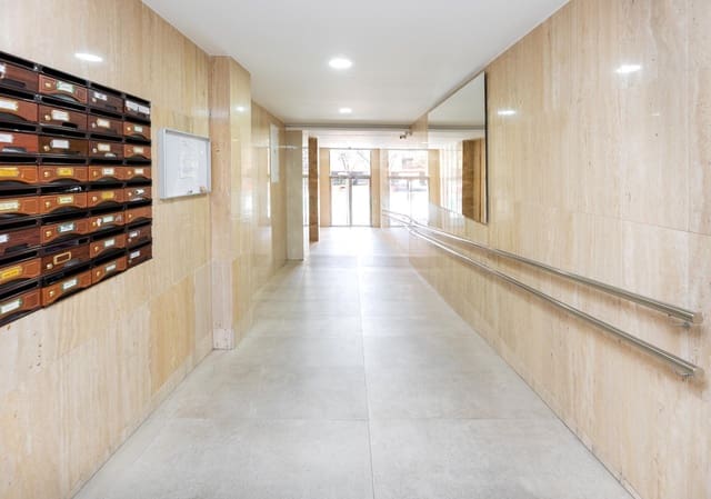 2 soveværelse Lejlighed til salg i Granada by - € 208.000 (Ref: 9699106)