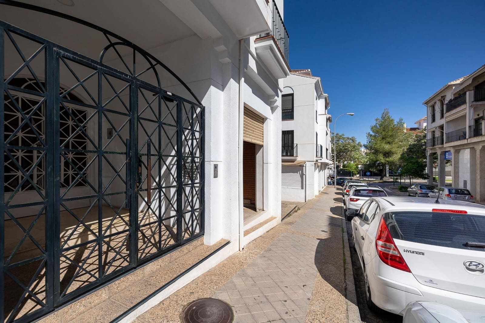 Commercial for sale in Granada city - € 44,000 (Ref: 9699108)